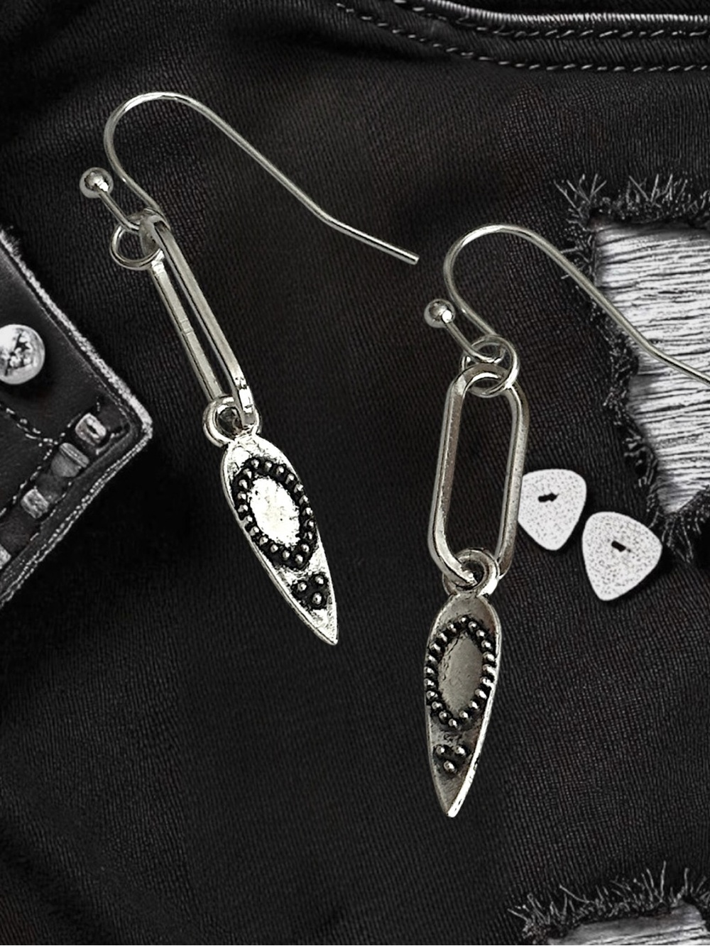 5 For $25💫Silver Paper Clip Dangle Teardrop Medallion Earrings